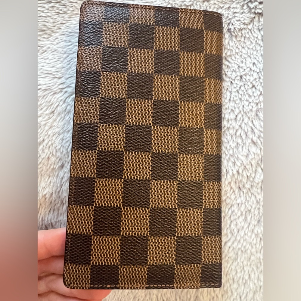 Louis Vuitton Brazza Wallet Unisex